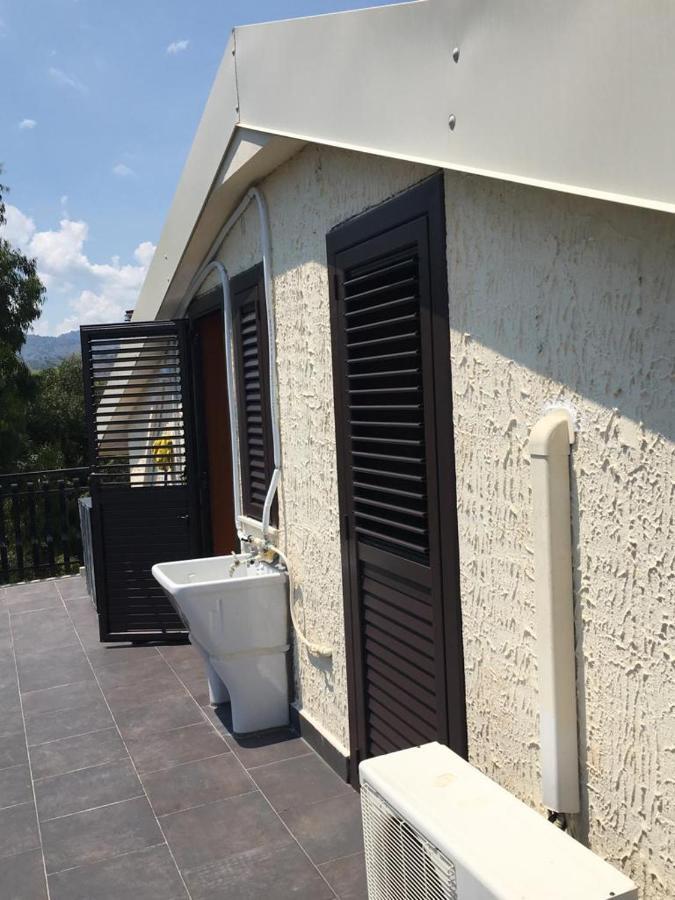 Beda House Panoramica E Tranquilla Villa Giardini Naxos Kültér fotó