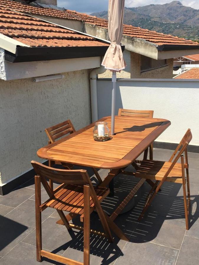 Beda House Panoramica E Tranquilla Villa Giardini Naxos Kültér fotó